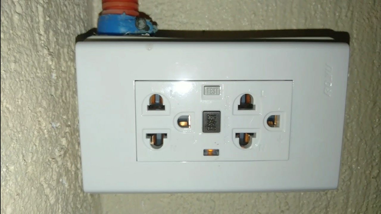 HOW TO INSTALL   GFCI OUTLET