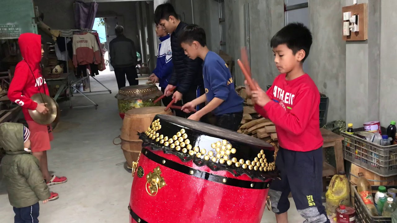 Tập đánh trống hội