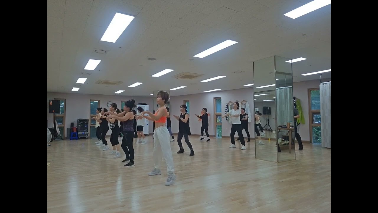 It's Raining Men Remix/ 스파클링에어로빅/몸풀이/ Easy dance/zumba diet