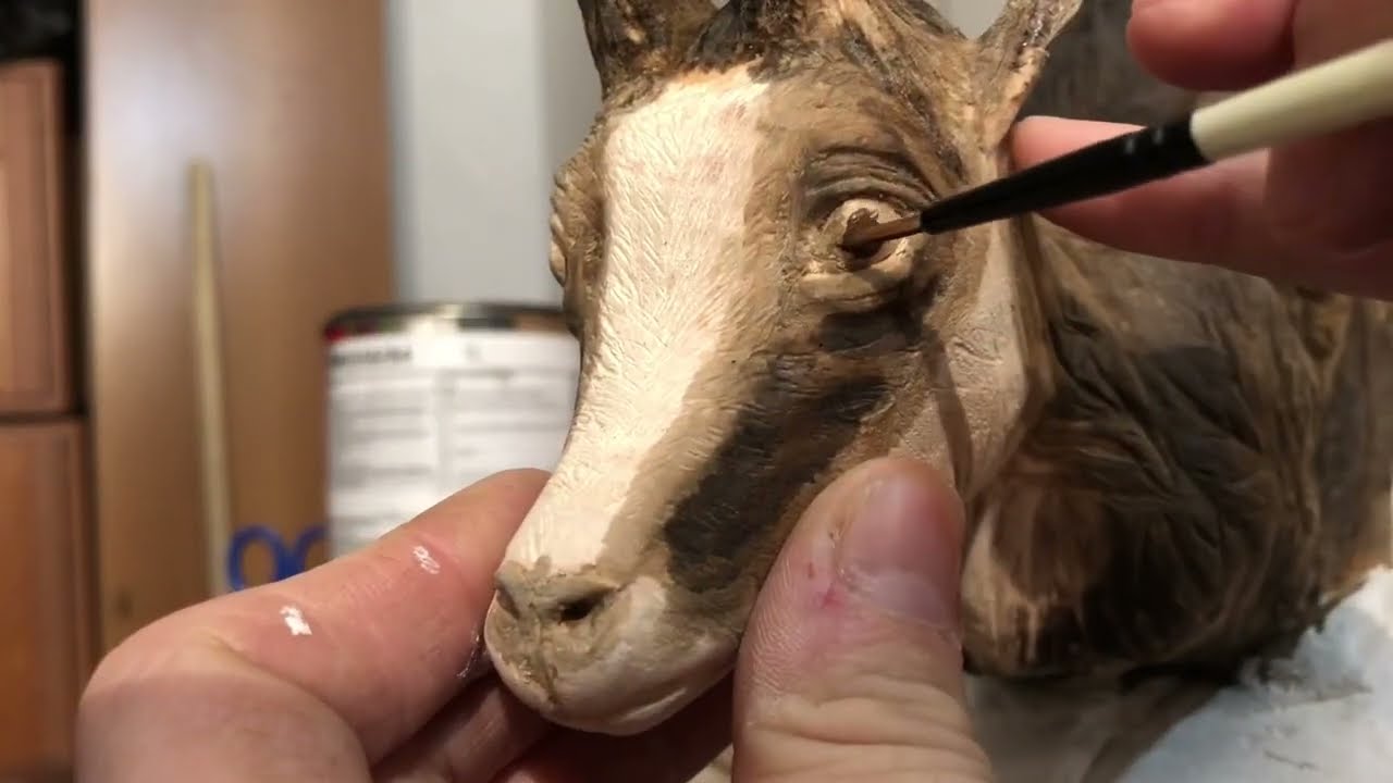 Scolpire la natura per passione, il camoscio #scultura #intaglio #legno