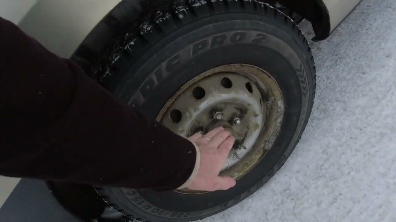 HYUNDAI TÖISSÄ-MITEN TAKAPYÖRÄN LAAKERIT VOI?