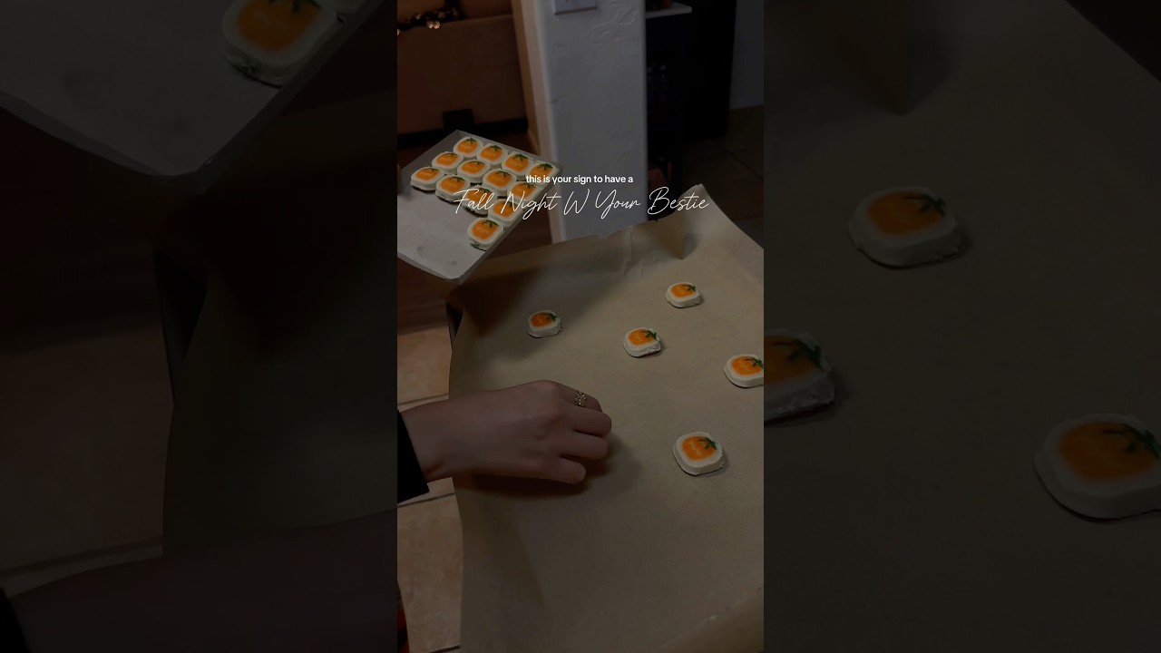 твой знак, что пора устроить ночевку на Хэллоуин🎃🤍 