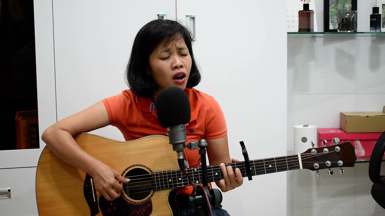 #guitarcover    CÓ NHỮNG NIỀM RIÊNG _GUITAR TIÊN NGA