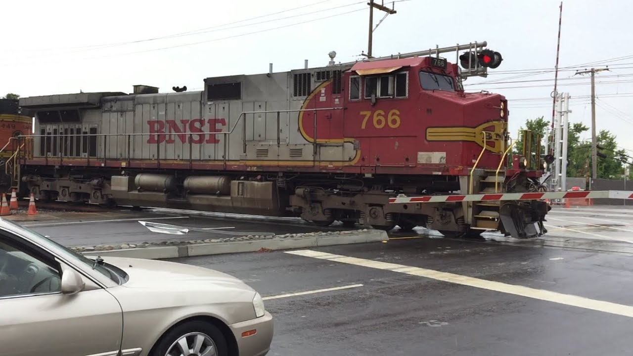 BNSF 766 Baretables Northbound, Meadowview Road Railroad Crossing
