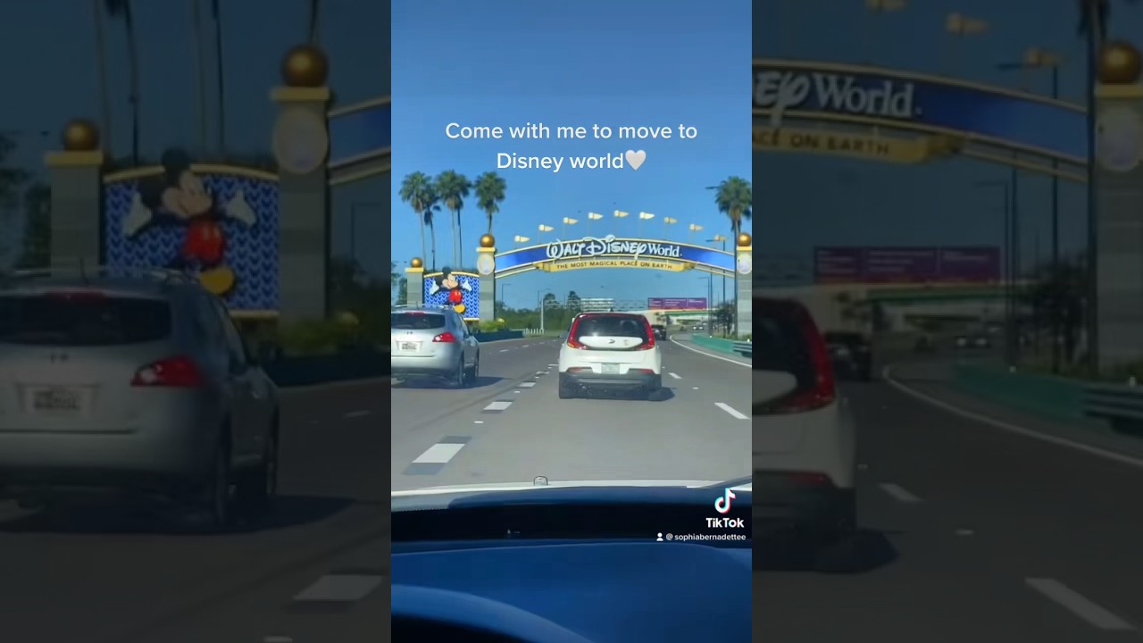 Move into the DCP with me!!🐭🫶🏼 #dcp #disneyworld #disneycollegeprogram #disney