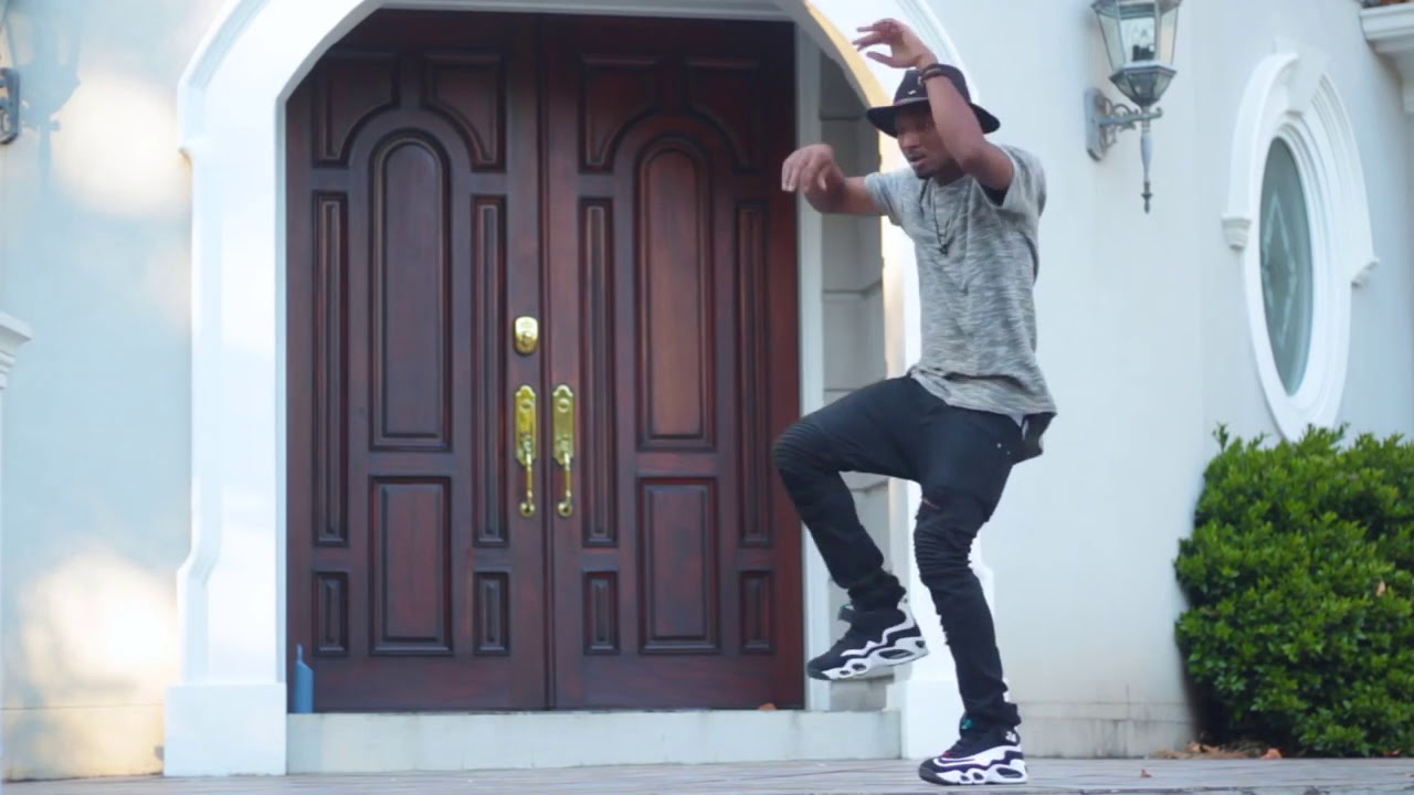 Amazing dance dragon House