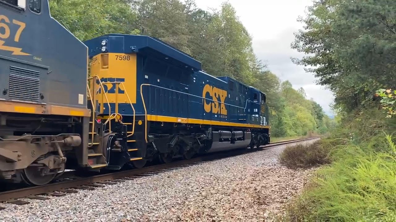 CSX heavy tank trains help to settle the Blue Ridge