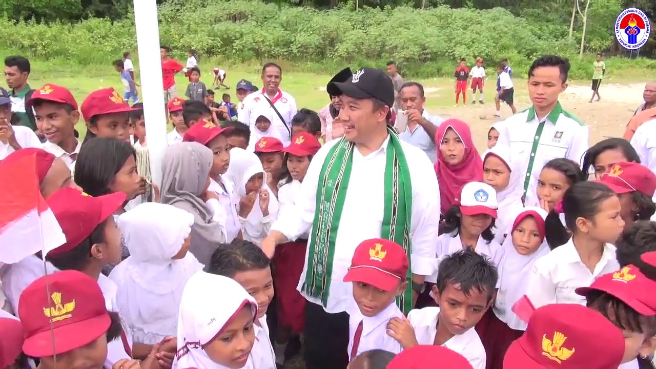 Menpora Kunjungi Negeri Tial, Maluku Tengah