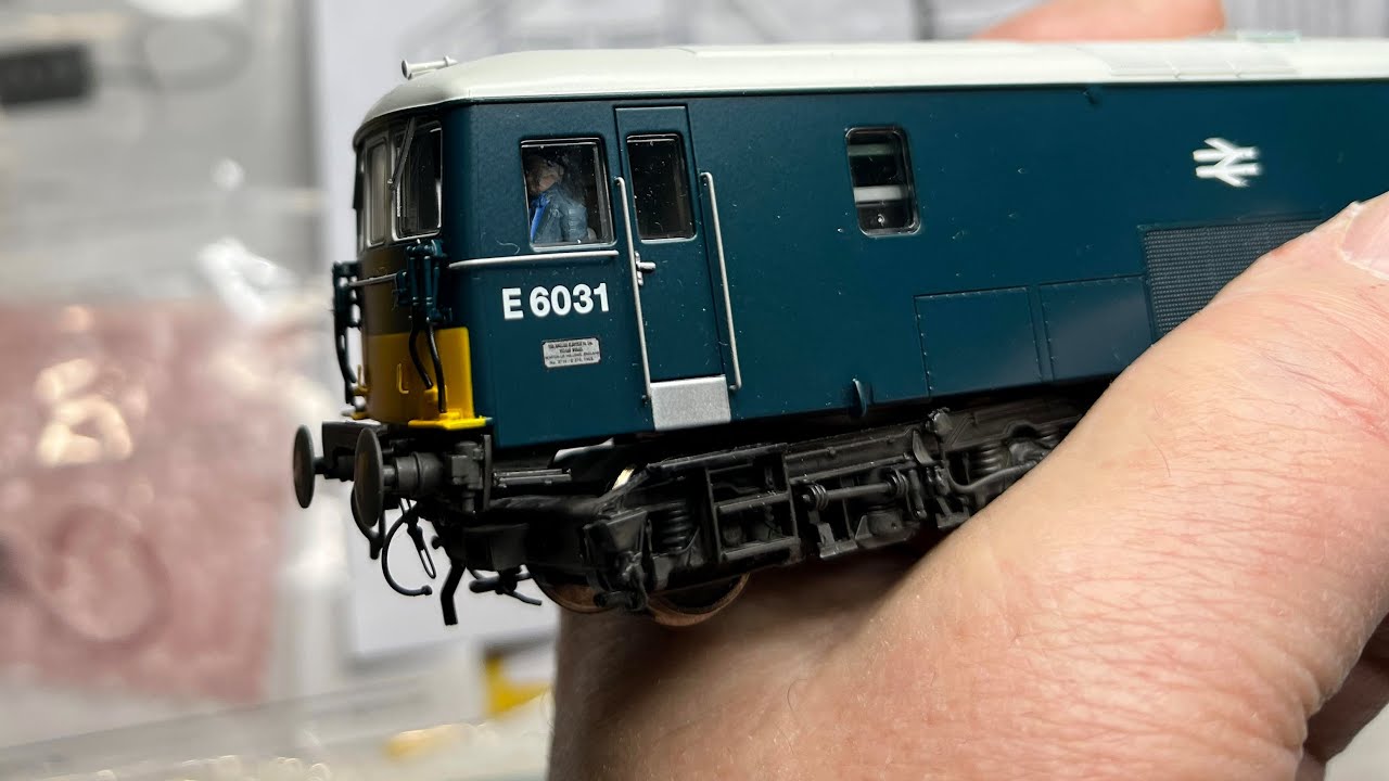 166 Dapol Class 73 Adding Sound - Building Farland