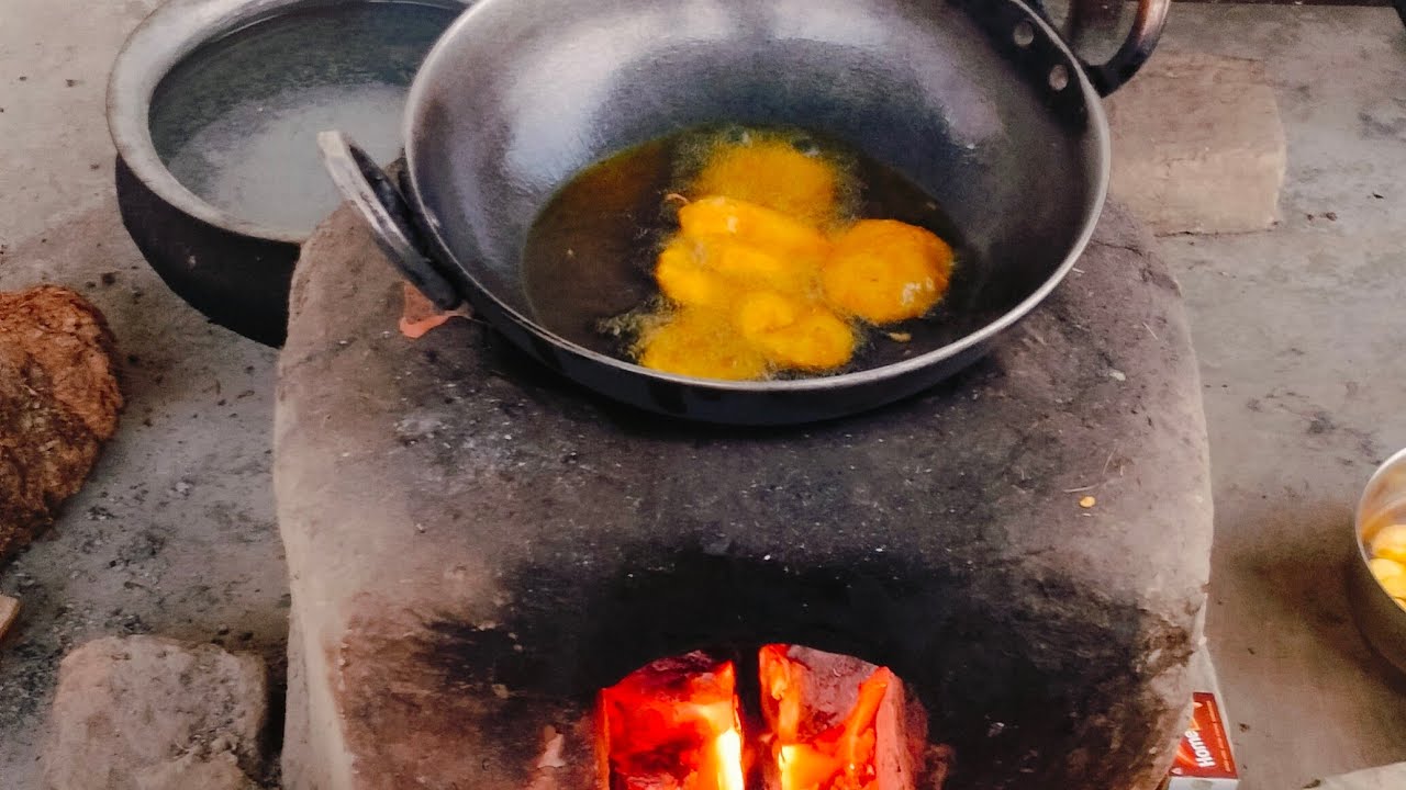 मकर संक्रांति पर स्पेशल पकोड़े ।