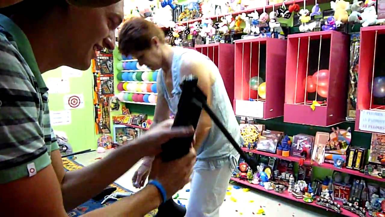 Dave schiet een schiettent failliet
