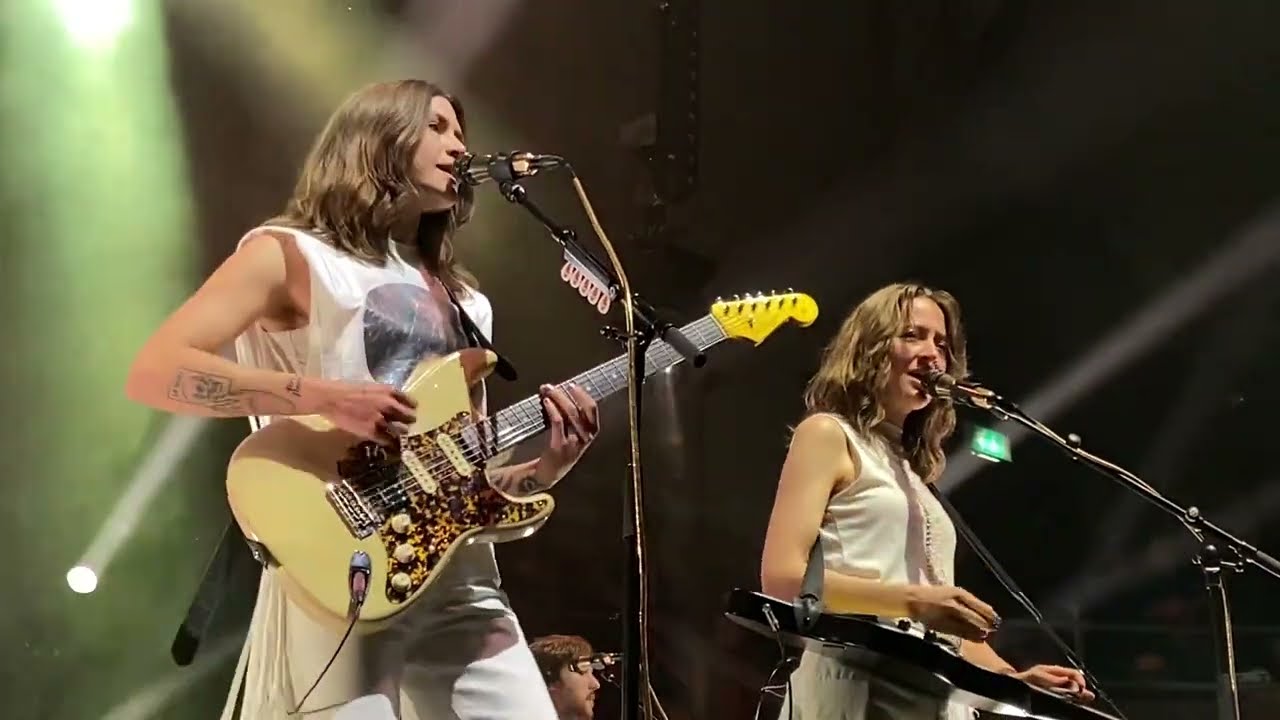 Larkin Poe - Strike Gold (Manchester Albert Hall - 20/10/2023)