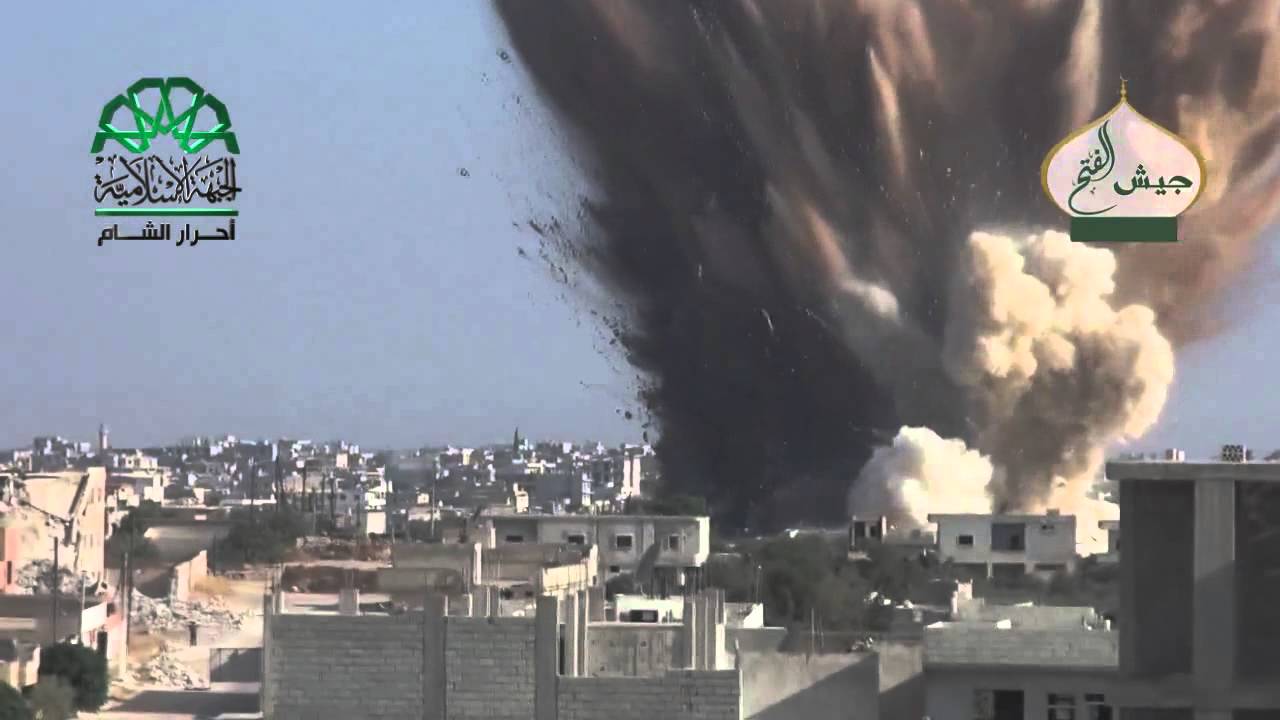 ريف إدلب نسف نفق متقدم داخل تحصينات الميليشات الطائفية في بلدة الفوعة 10 8 2015 جـ1