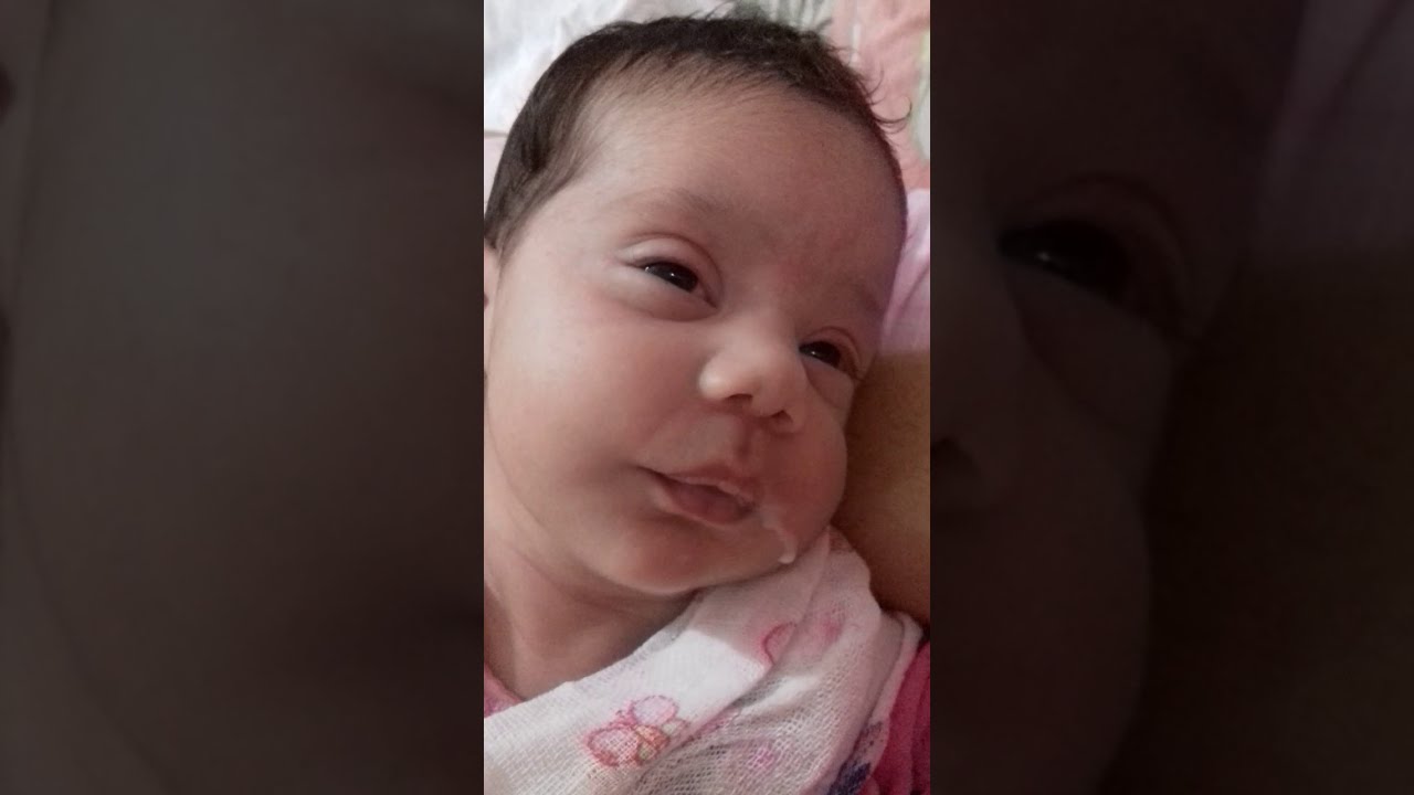 Cristiny mamando 28 dias