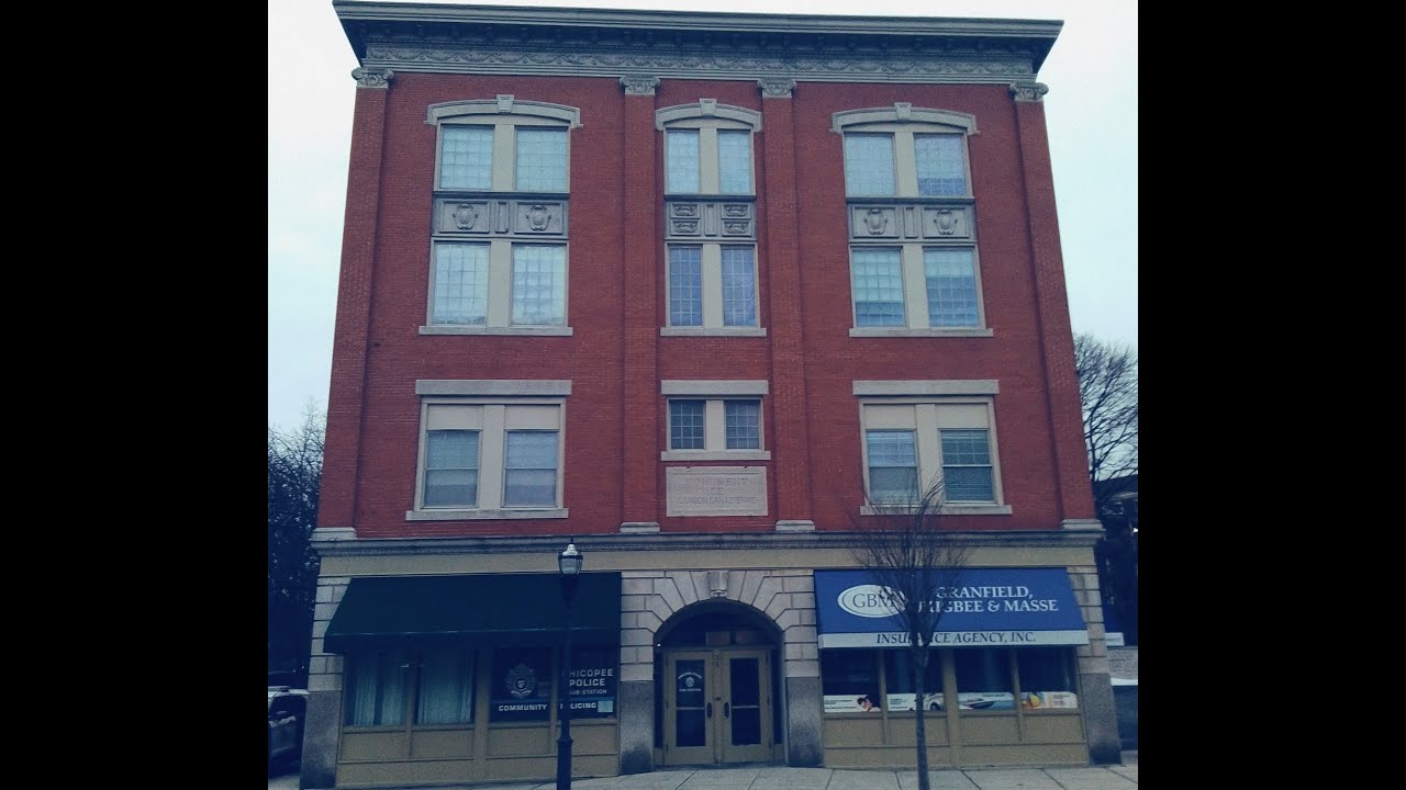 Зал Union Canadian Hall в городе Чикопи, штат Массачусетс.