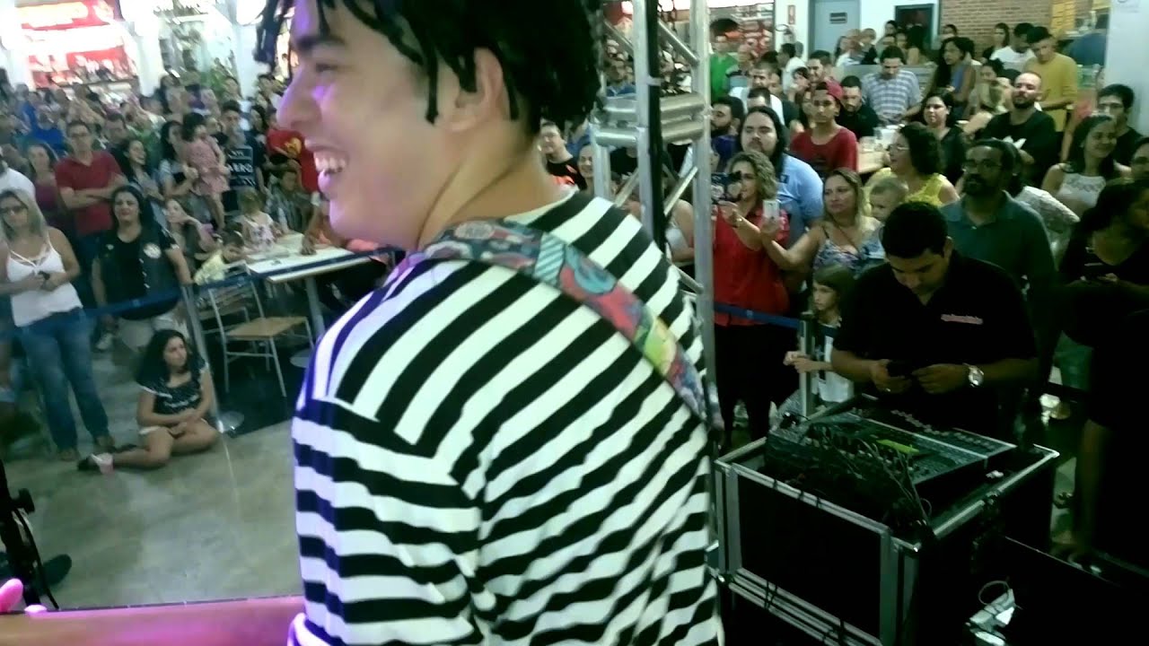 Mamonas Cover- Pelados em Santos e Vira-Vira- Tivoli Shopping em SBO (Banda Lua Nua)
