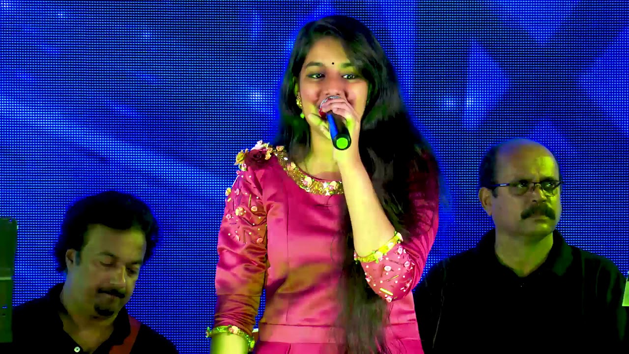 Appadi Podu Podu - Singers: Mani, Niranjana