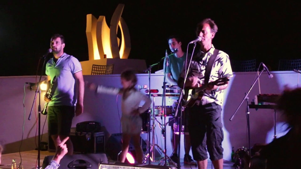 Ljetno Kino - Godine prolaze (live in Postira)