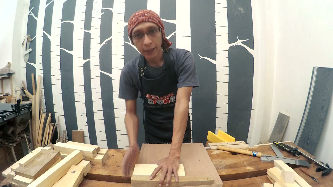 Crona Academy / Teknik Memotong Kayu Dengan Gergaji Manual - Om Doneeh