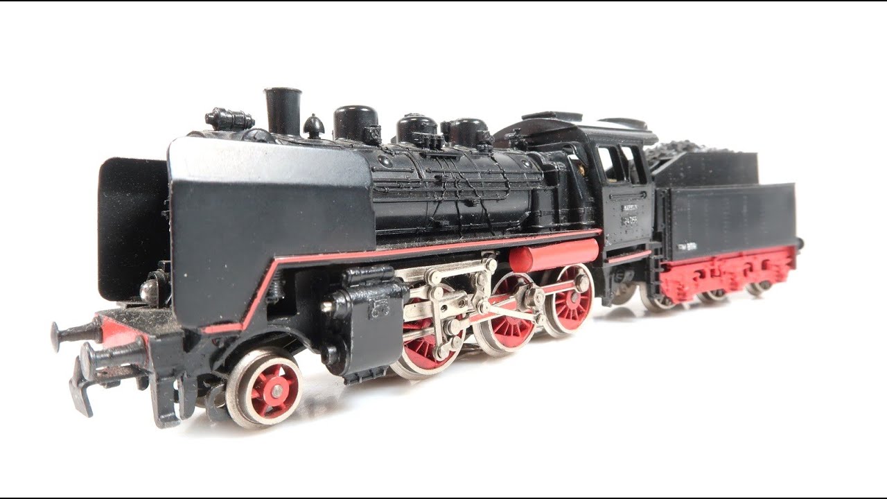Märklin DB BR 24 058 Steam Locomotive pulling Märklin 3-axle Passenger Car Train on M-Track