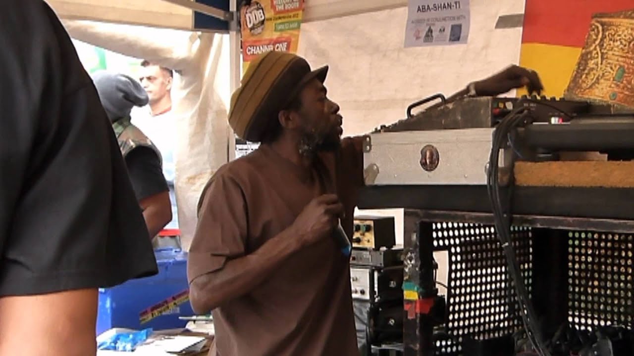 NOTTING HILL CARNIVAL 2012 - ABA SHANTI-I ▶ Murray Man 