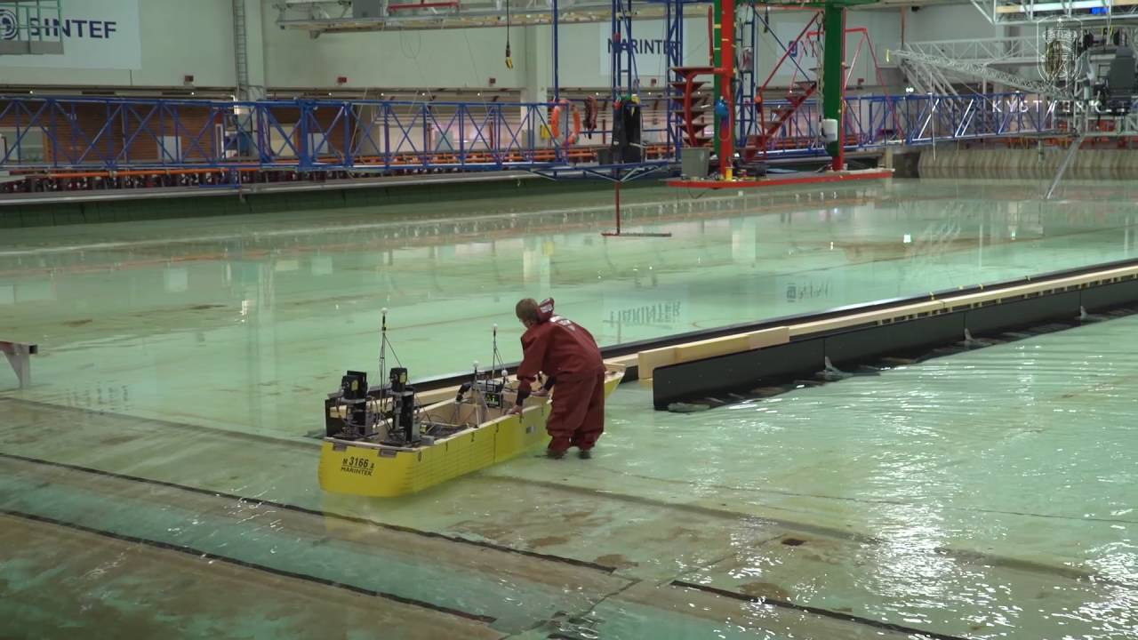 Modellforsøk i testtank for Stad skipstunnel