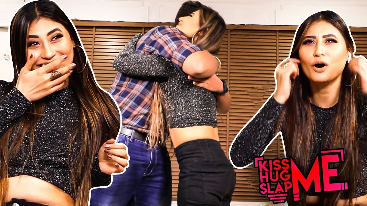 தரமான சம்பவம்!🤣🔥 Vijay TV Sunitha Plays Kiss Me 😘 Hug Me 🤗 Slap Me👋 Game | KHS