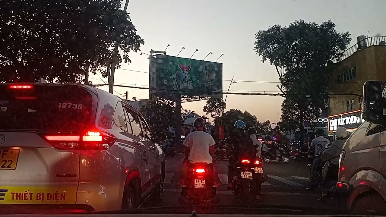 22 tháng 1, 2026.Camera hành trình chạy xe công nghệ tada-taxi những nẻo đường Sài Gòn 