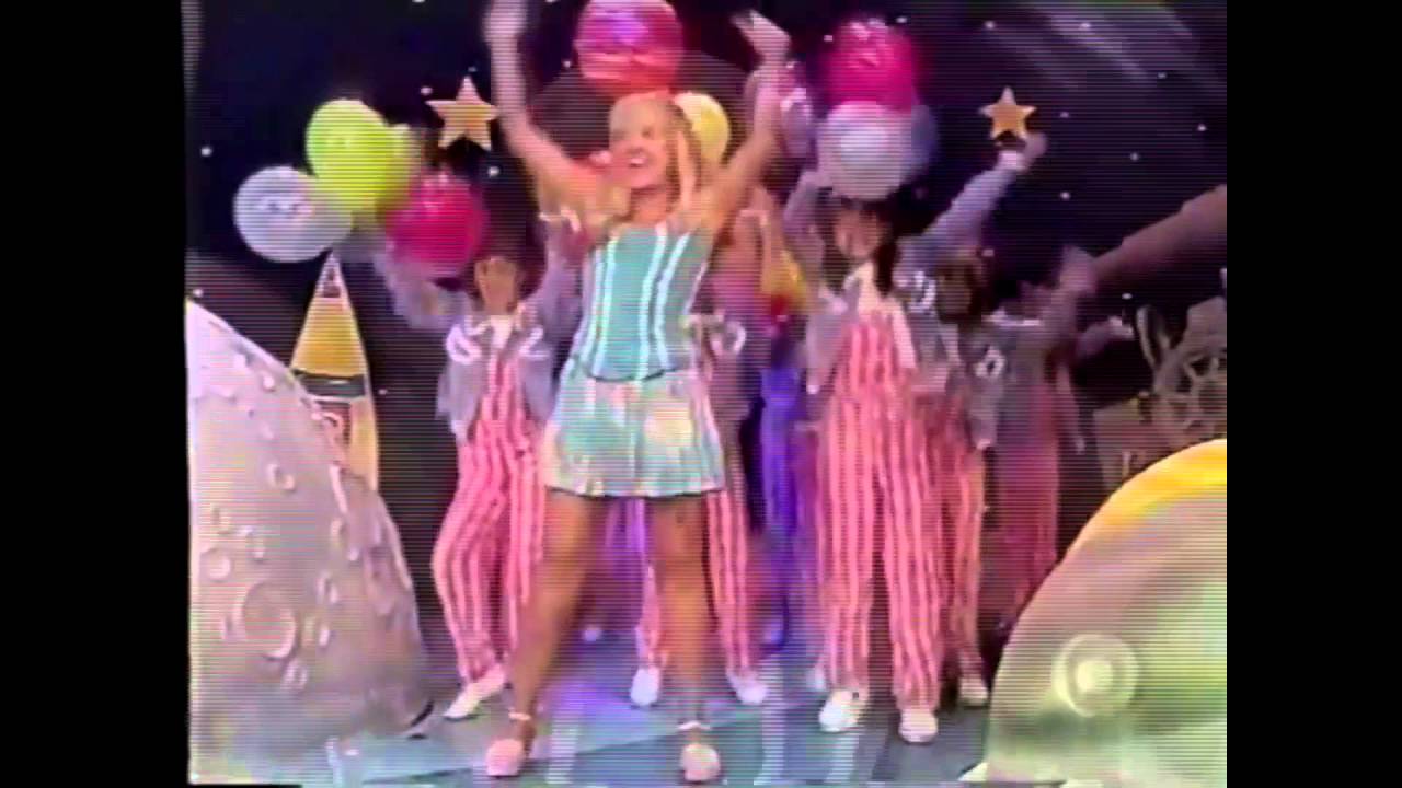 Angélica cantando ' Párabens da Angélica 'no Angel Mix