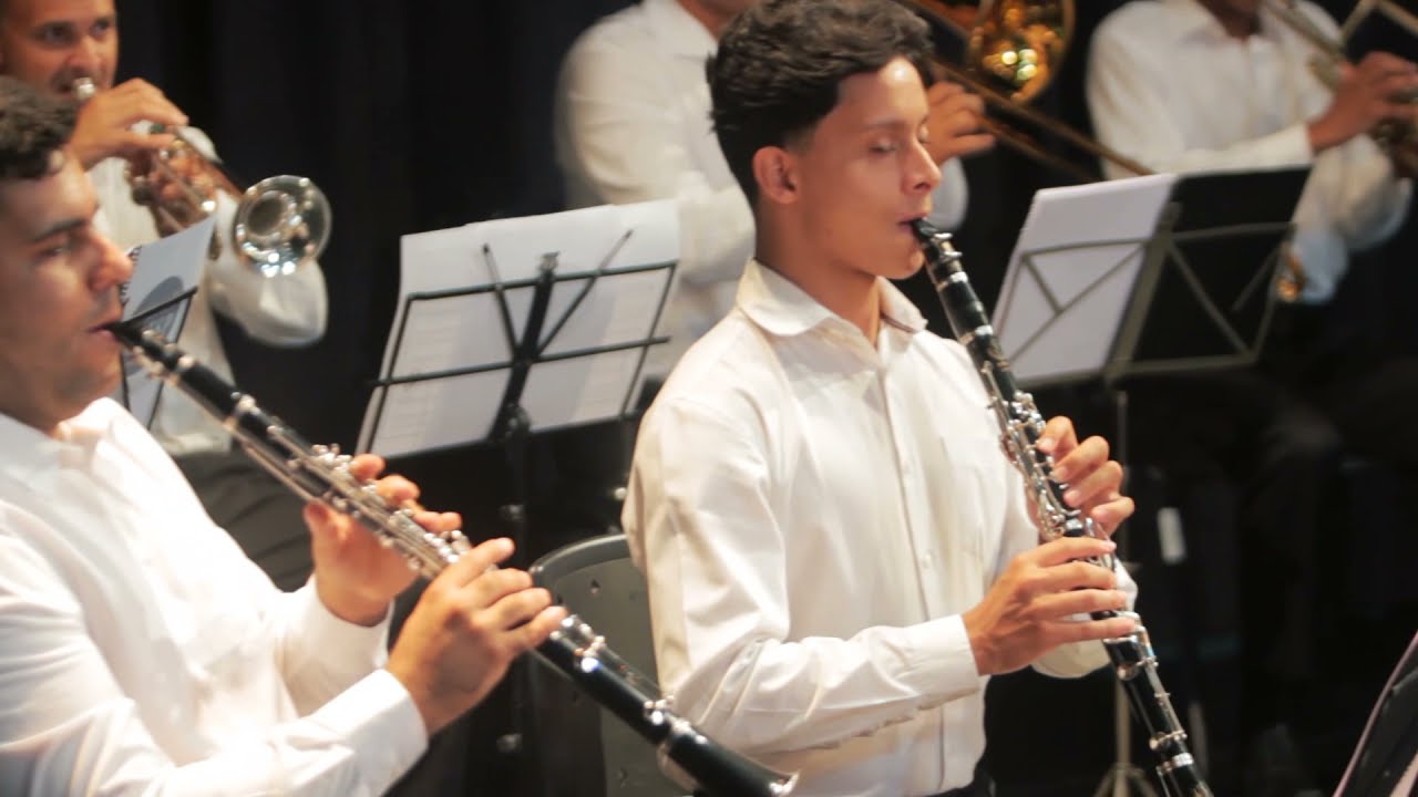 Hino 69 - A Família de Jesus          ORQUESTRA MAESP