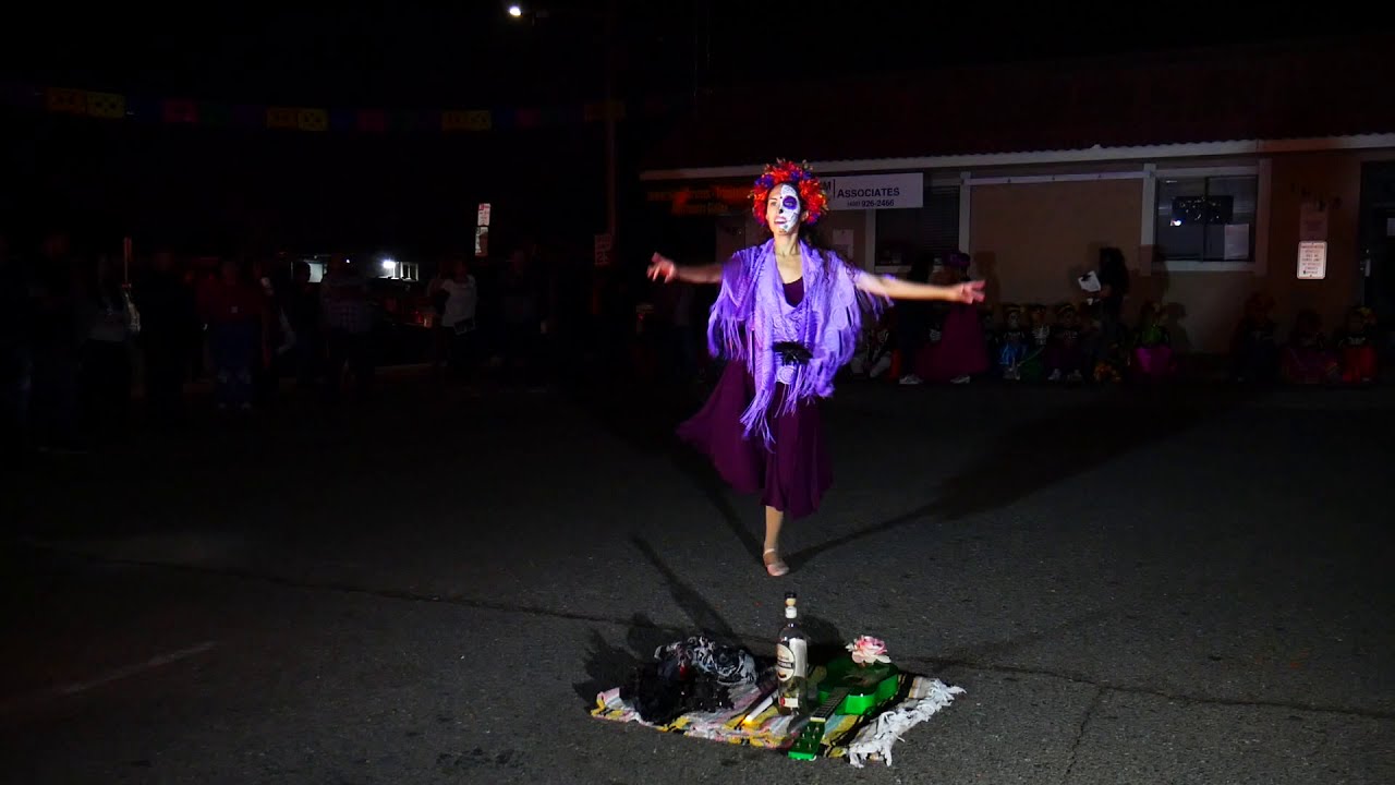 Dia de Los Muertos dance