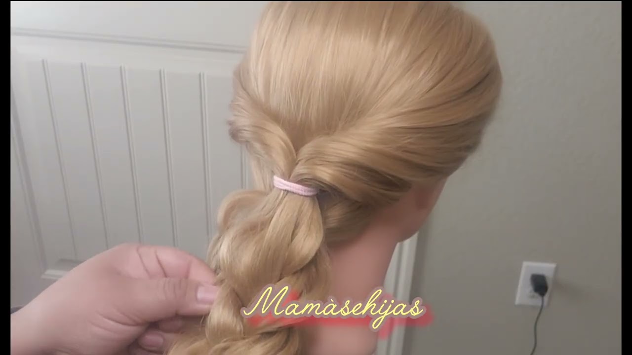 Pelo recogido pero elegante . 🥰 intentalo #Mamàsehijas #peinados