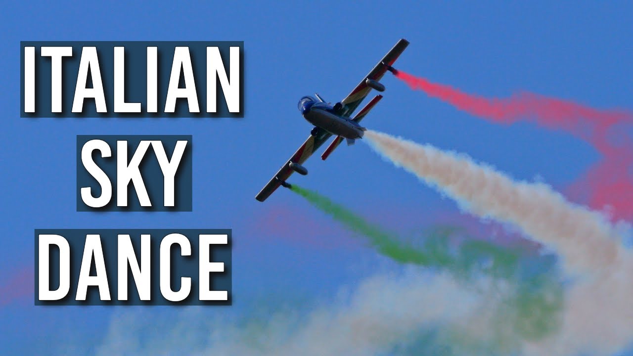 RC Jet Plane of Aermacchi MB-339 Draws Italian Flag | Frecce Tricolori