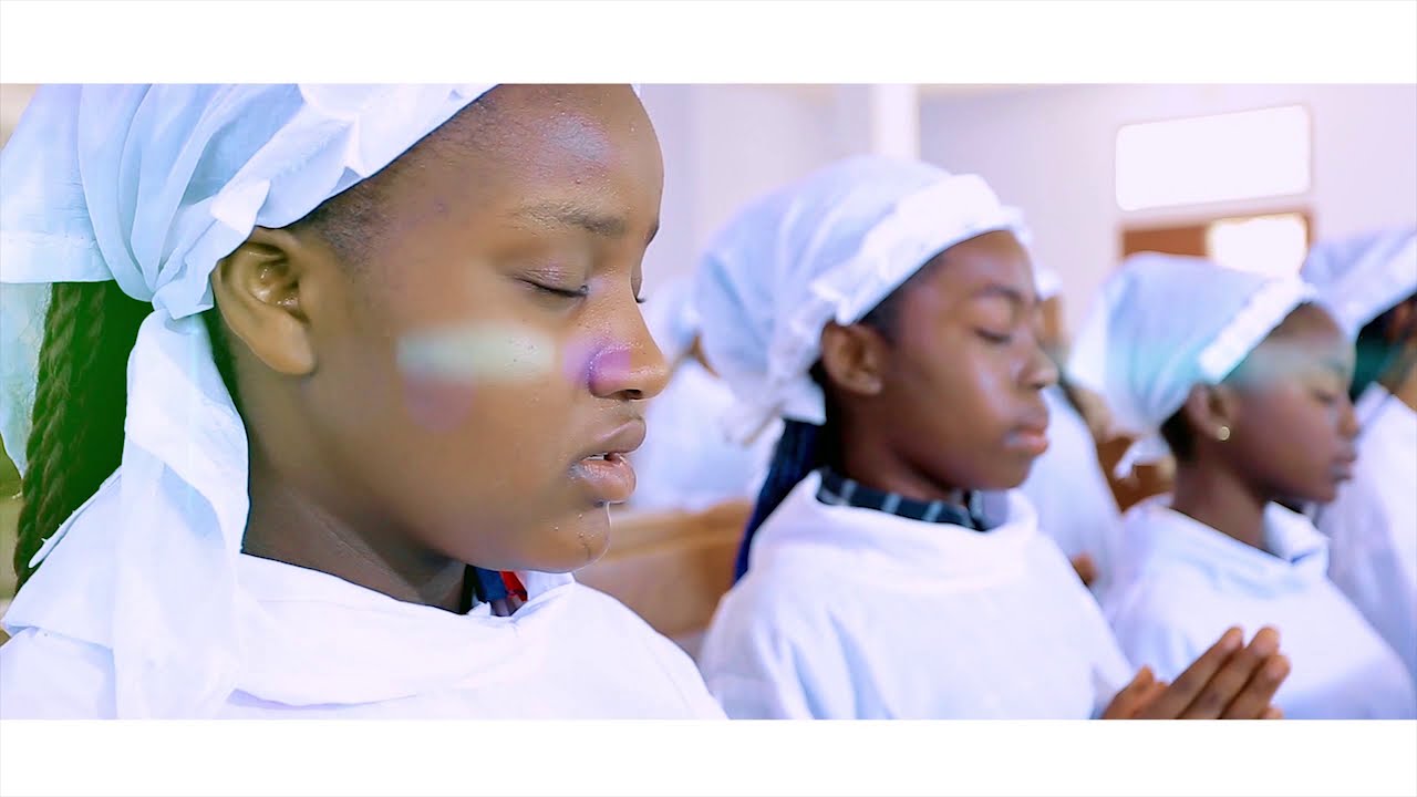 Chorale Christ Roi Nakuabudu Bwana Officiel