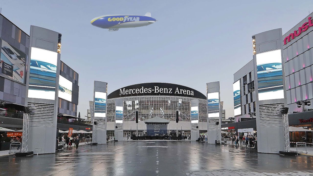 Mercedes Benz Arena   Mercedes Platz (Mercedes Plac)
