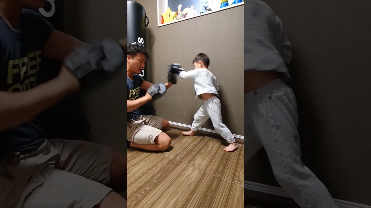 5歳ひよっ子🐤ボクシング　パパとミット打ち#shorts