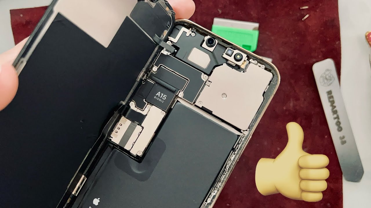 Merci Apple 🥰 iPhone 13 Pro Max aussi simple que les 3 autres pour changer la batterie.