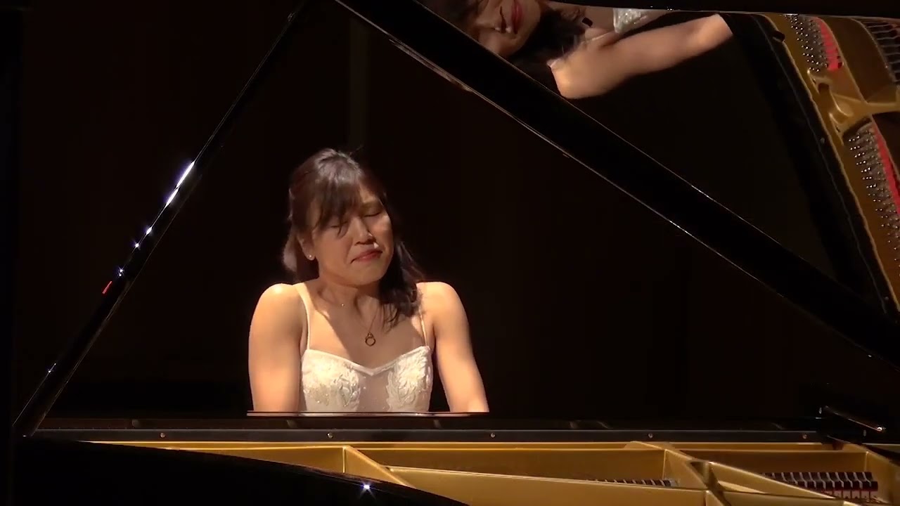 Schumann Arabeske in C major, Op 18  Rachel Naomi Kudo, Piano - Fazioli Concert Hall
