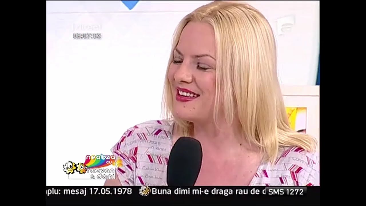 O mai ții minte pe Adriana Rouge? 🎶💄A făcut atmosferă în platoul Neatza? 🎤🎵