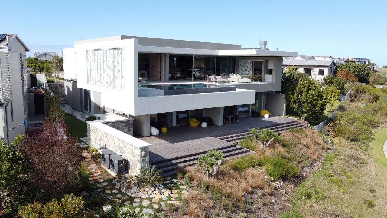 ARNOTRIM - TEN26 - Oubaai Golf Estate