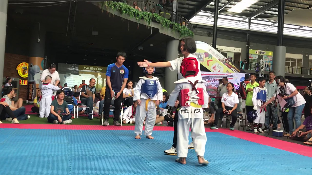 การแข่งขันเทควันโด้รุ่นเด็ก