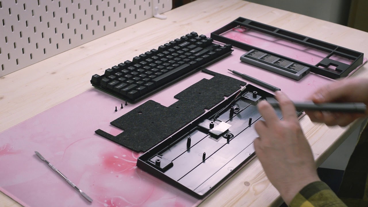 Disassembling Leopold FC750R PD