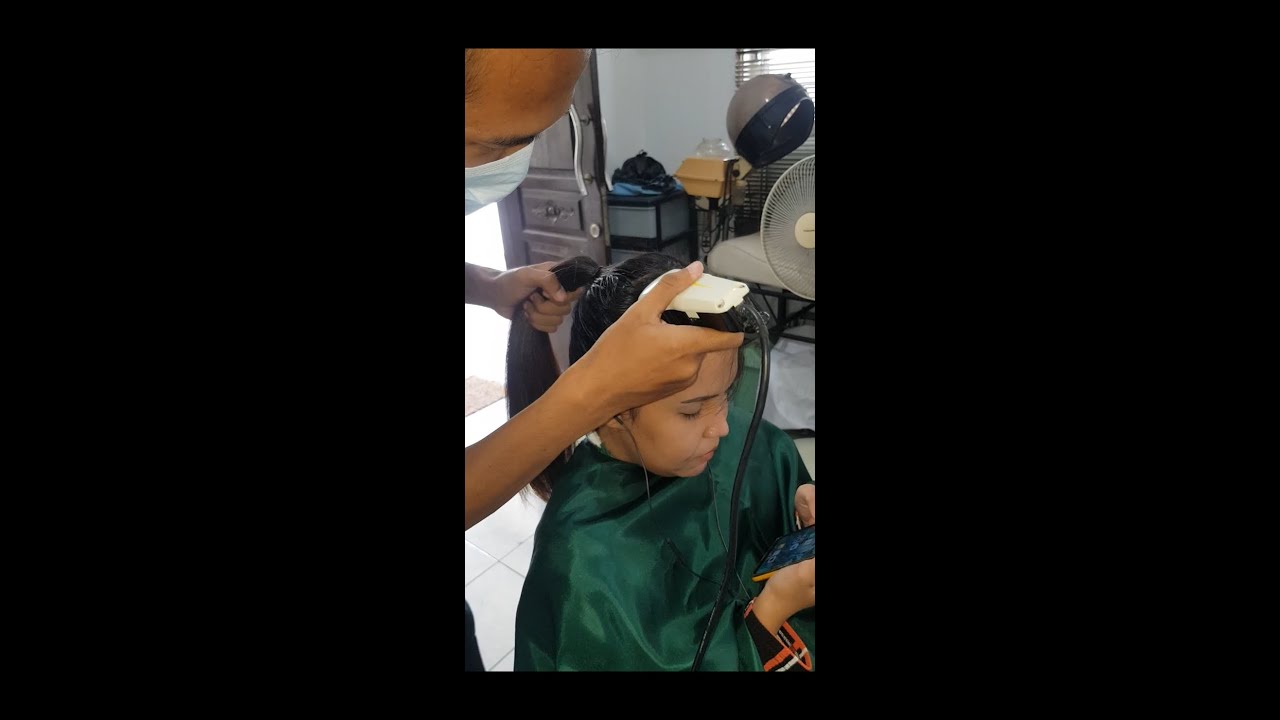 MAMAH MUDA BOTAKIN RAMBUT DI SALON ( Woman Headshave at Salon ) - Salon@Home