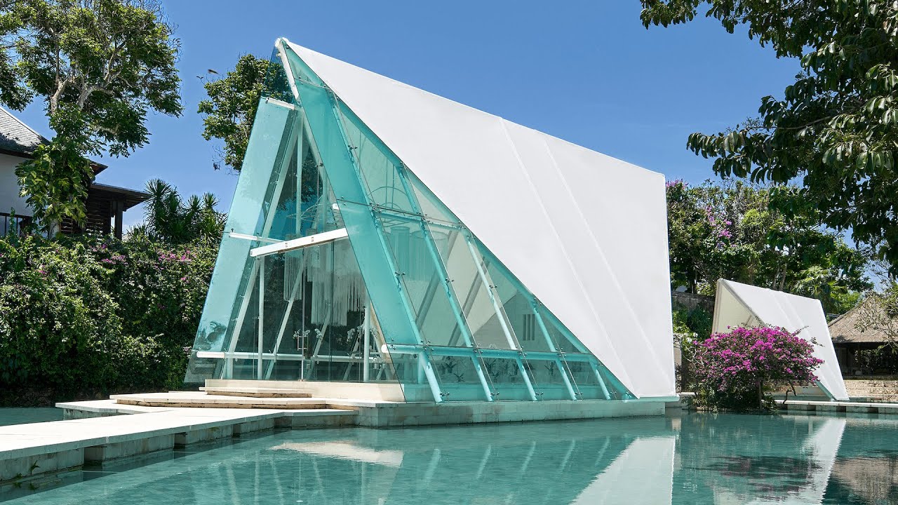 Eve at Tirtha Uluwatu 2025