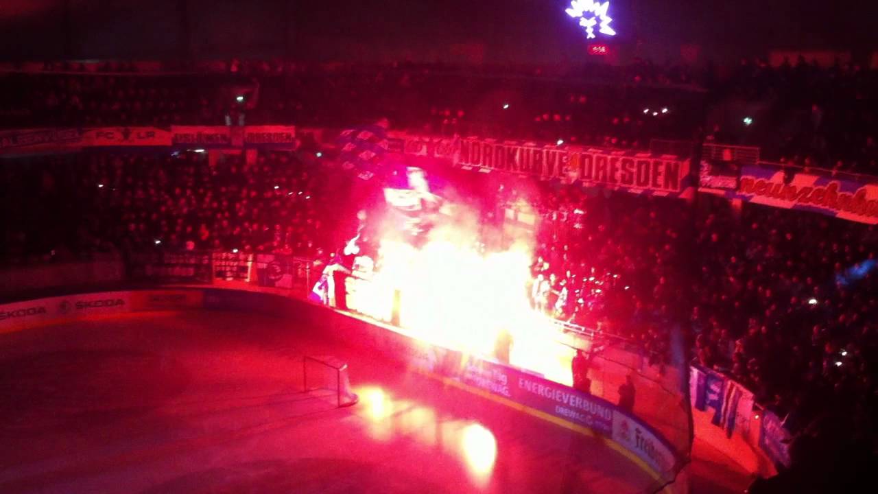 [28.12.2011] Dresdner Eislöwen - Heilbronner Falken