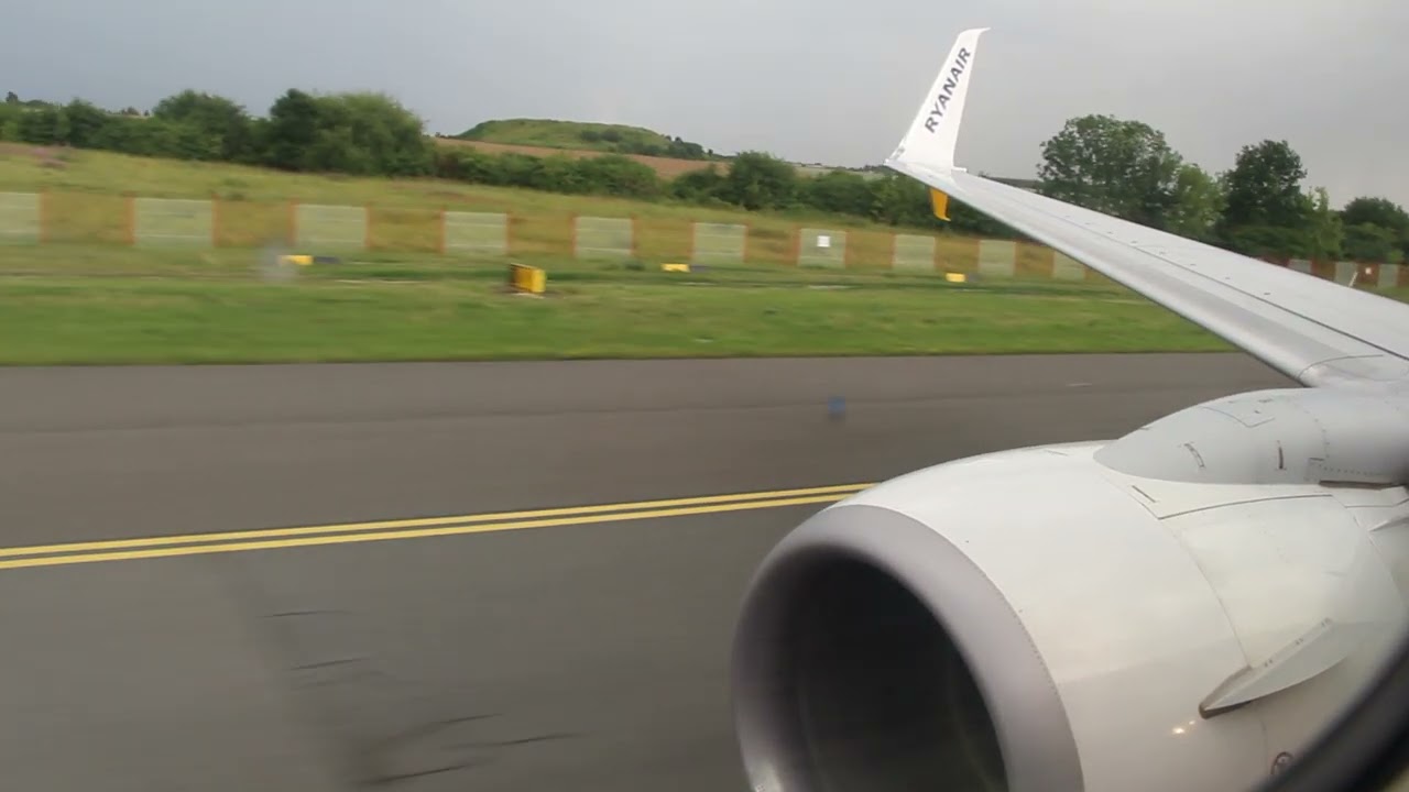 Ryanair FR1374 Boeing 737-8AS EI-DWO Landing in Prague