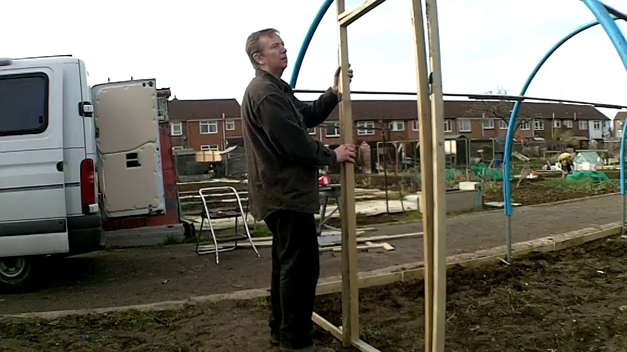 Building a Home Made Polytunnel Part 2 - Allotment Day 21
