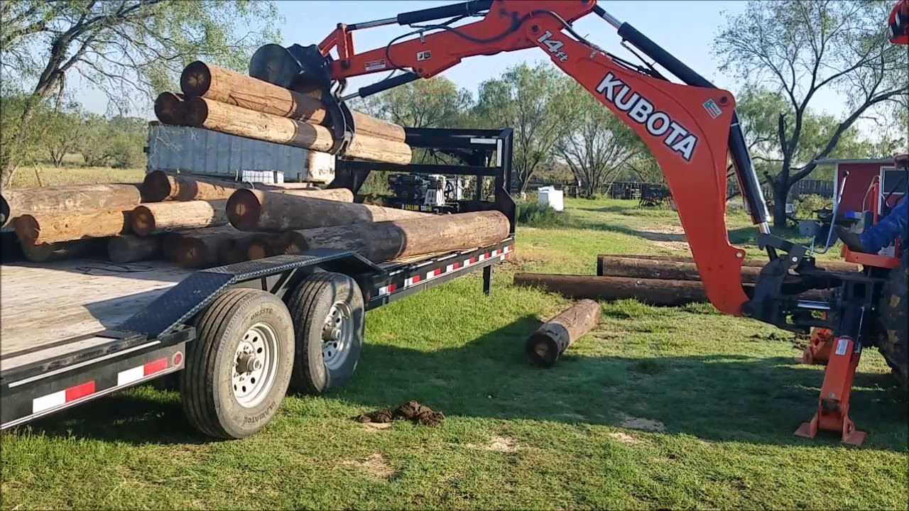 Kubota M62 Unloading post with Thumb