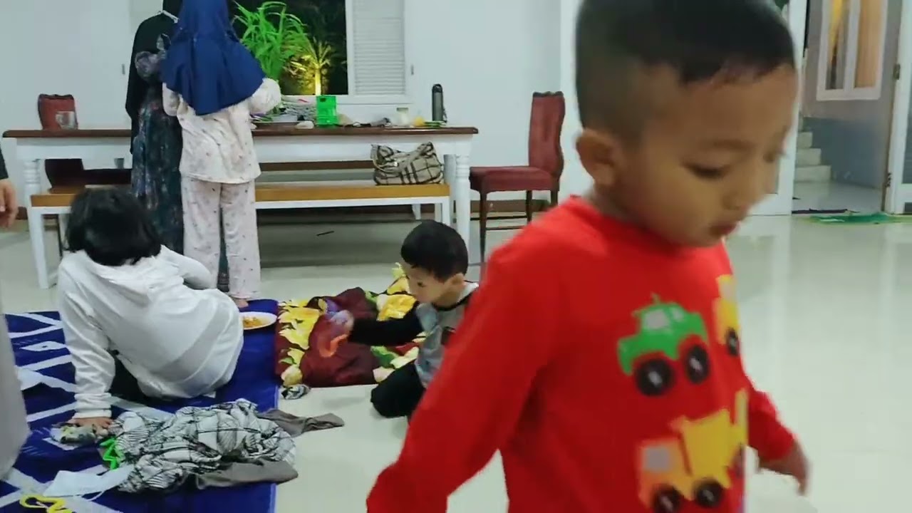 Suasana malam di Villa l Berenang  Malam di villa dago pakar
