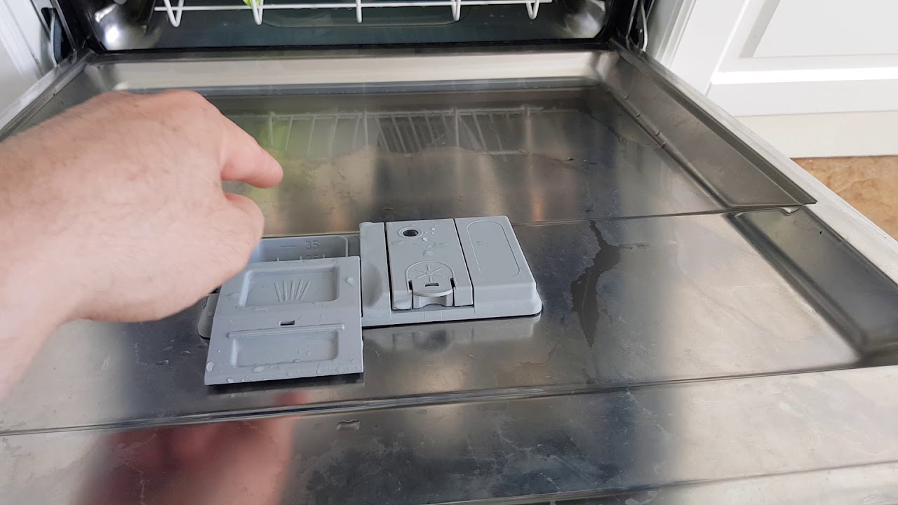 Посудомоечная машина встраиваемая Indesit DIF 04B1